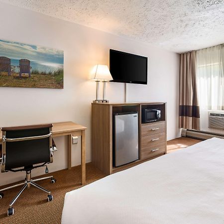 Quality Inn Petoskey-Harbor Springs Экстерьер фото