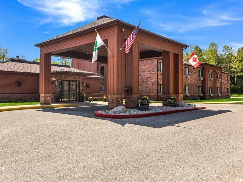 Quality Inn Petoskey-Harbor Springs Экстерьер фото