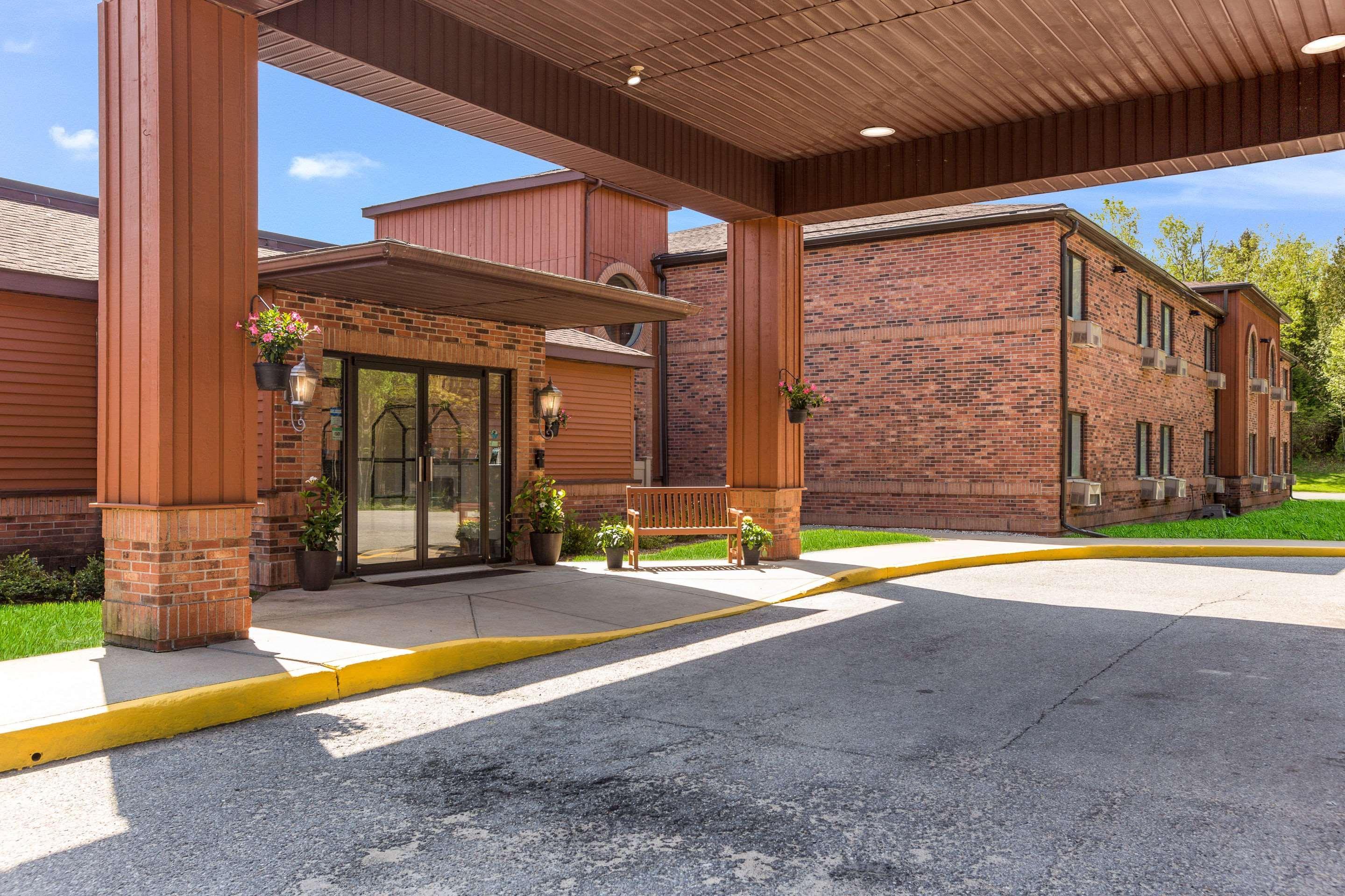 Quality Inn Petoskey-Harbor Springs Экстерьер фото