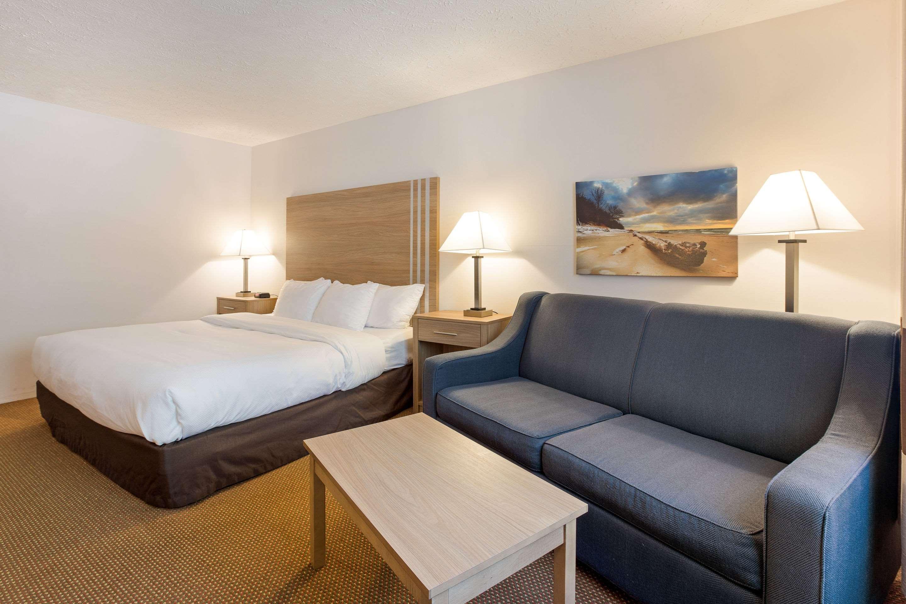 Quality Inn Petoskey-Harbor Springs Экстерьер фото