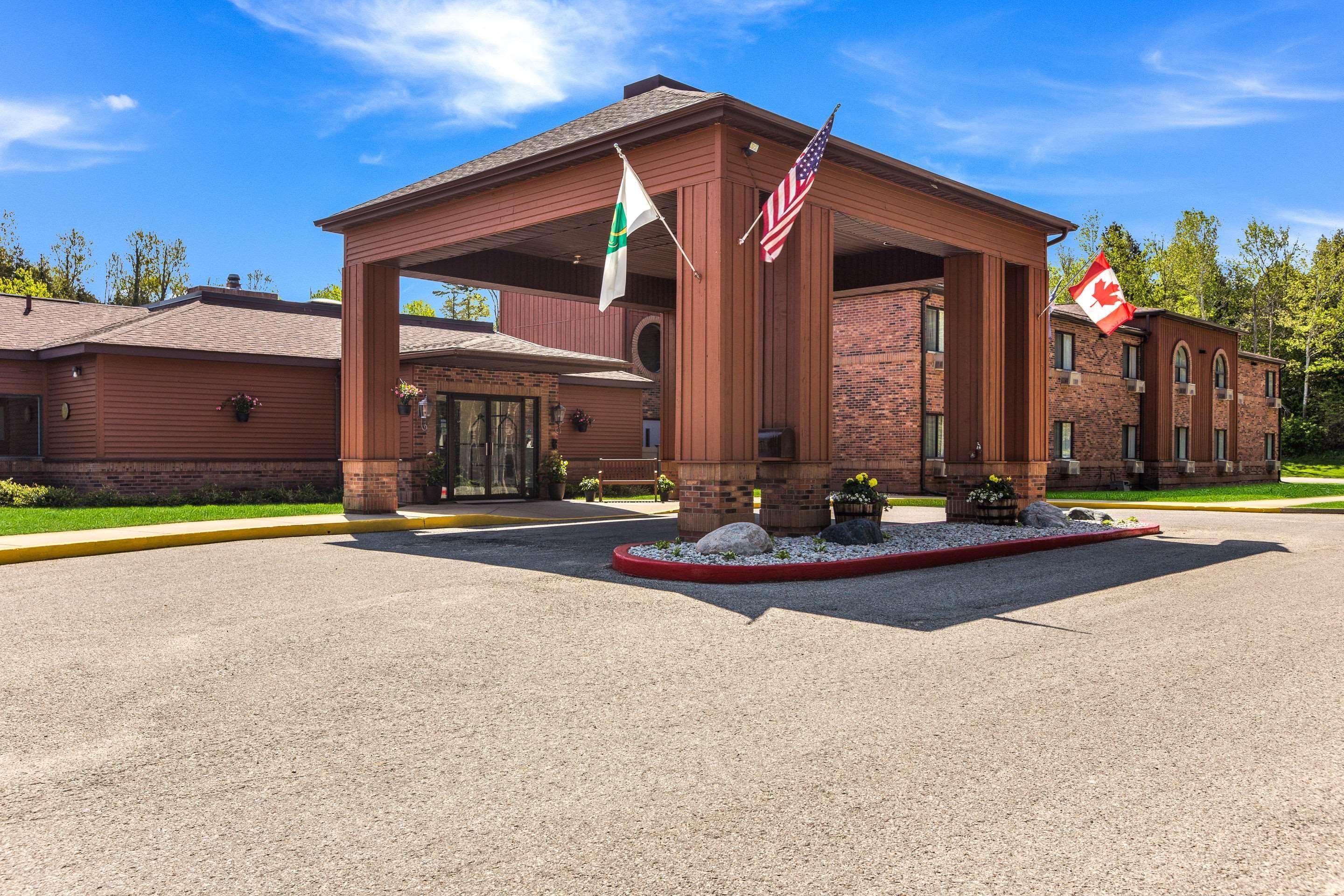 Quality Inn Petoskey-Harbor Springs Экстерьер фото