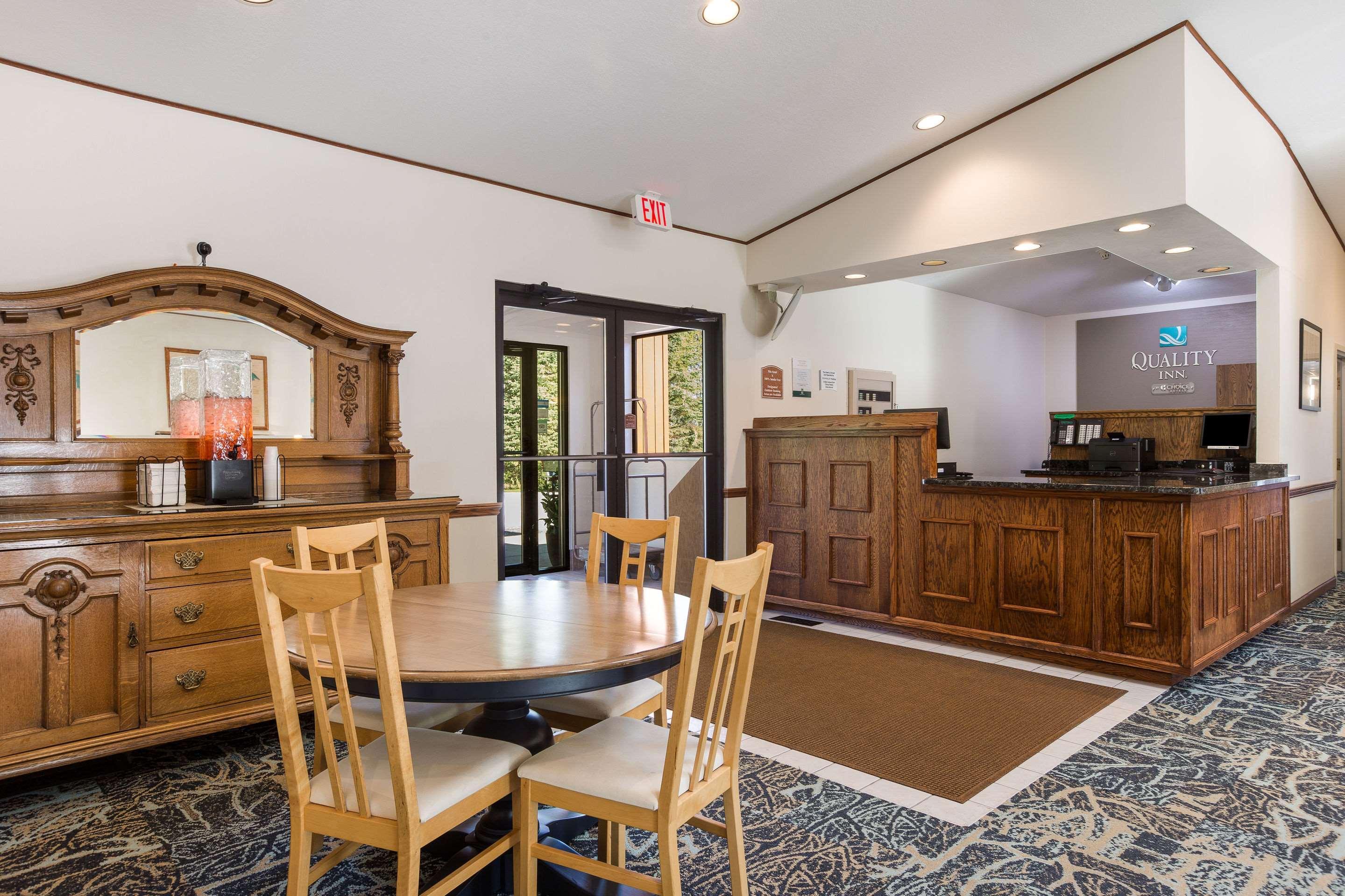 Quality Inn Petoskey-Harbor Springs Экстерьер фото