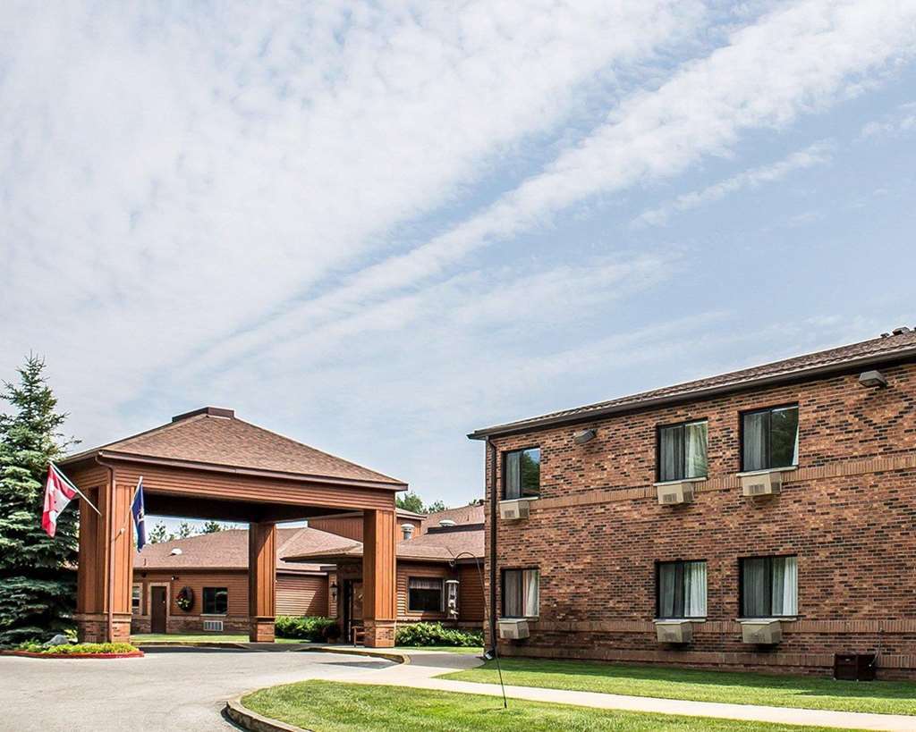 Quality Inn Petoskey-Harbor Springs Экстерьер фото